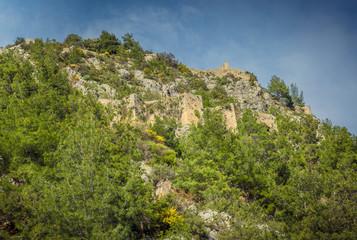 Fototapeta na wymiar Mountain Castle - Alarahan in Turkey