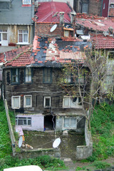 Fototapeta na wymiar poor settlements area in istanbul