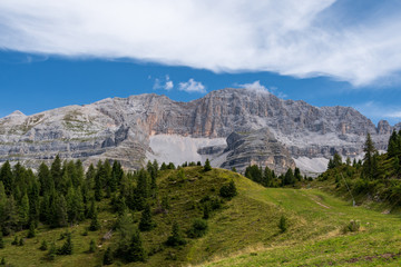 Fototapeta na wymiar Typical mountain landscape on the Italian dolomites