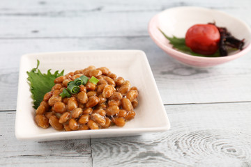 おいしそうな納豆と梅干