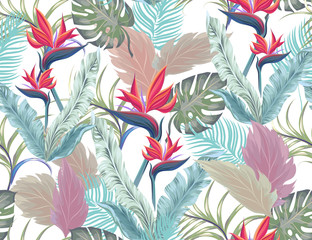 Naadloos tropisch patroon met strelitzia bloemen, palmbladeren en monstera. Vector patch voor wallpapers, stof, oppervlaktestructuren, textiel.