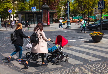 Obraz premium The young moms