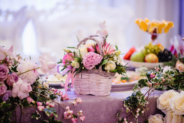 Obraz na płótnie Canvas Sweet dessert table at a wedding.Cakestand at a wedding