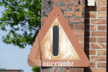 Verkehrsschild Gefahrstelle