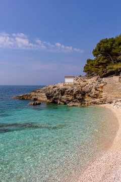 Havajski beach Verudela Pula Croatia