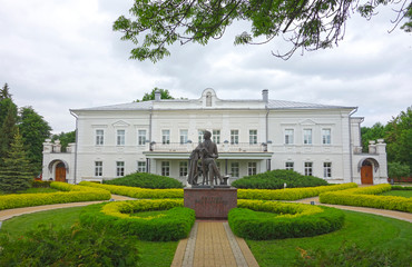 Obraz premium The yard of the museum-estate of D. Venevitinov, Novozhivotinnoye village, Voronezh Region, Russia