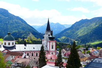 Stiftskirche in den Bergen