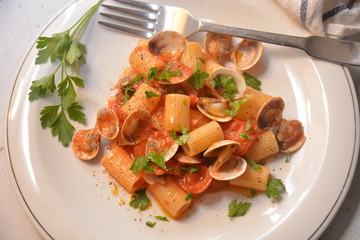 pasta con vongole piatto tipico italiano cibo di mare