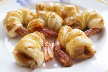 jumbo shrimps in crispy puff pastry