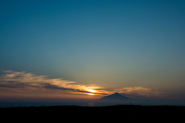 夕映えの利尻富士