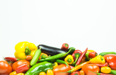 Frisches buntes Gemüse gemischt angerichtet