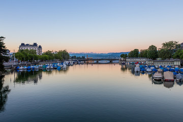 Fototapeta na wymiar Lake Zurich with swiss apls in the morning