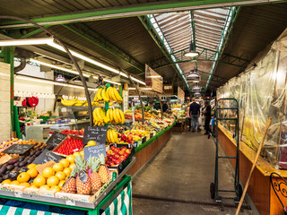 パリ最古のマルシェ　マルシェ・デ・ザンファン・ルージュ