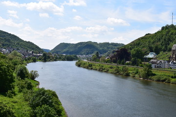 Moseltal bei Kobern-Gondorf