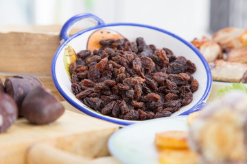 Natural and homemade cooking ingredients to make the recipe of baked rice with ribs