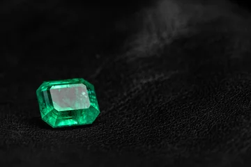 Foto op Plexiglas Emerald Gemstone © Levon