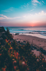 Bonito atardecer en la playa
