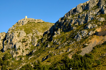 Fototapeta na wymiar Landschaft und Steilküste auf der Halbinsel Formentor, Mallorca, Balearen, Spanien