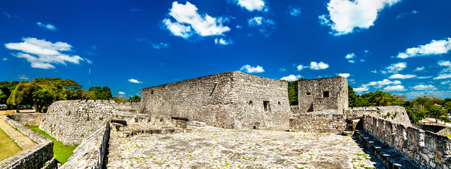Fototapeta San Felipe Fort in Bacalar, Mexico obraz
