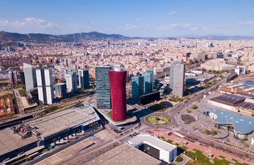 Fototapeten Luftaufnahme der Gran Via, Plaza de Europa, Kongresszentrum der Fira de Barcelona © JackF