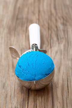 ice cream scoop, space for text