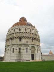 Fototapeta premium Tourists like to go to the Tower of Pisa, Italy.