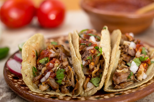 Tacos de carnitas de puerco