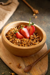 granola with berries