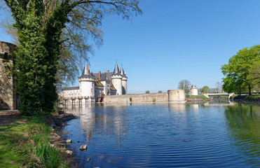 Fototapeta premium Sully sur Loire castle and loire river