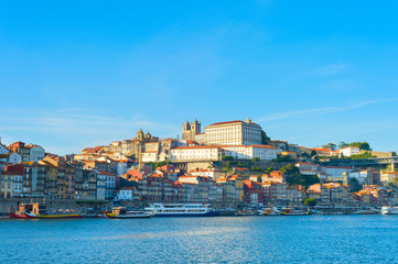 Fototapeta na wymiar Porto Old Town Douro river