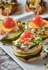 pincho vegetal con salsas dulces y saladas