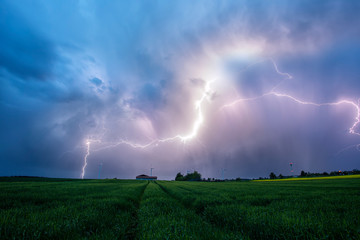 Gewitter mit Blitz