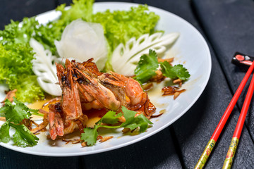 salad with shrimps