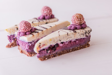 raspberry vegan raw cheesecake