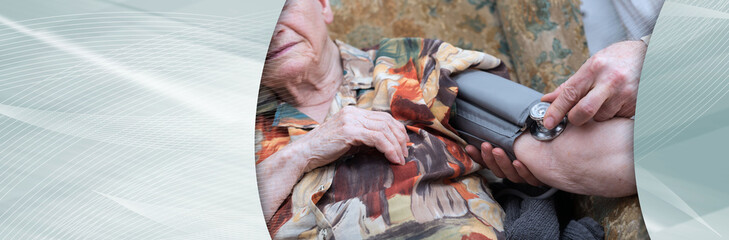 Obraz premium Home medical assistance of seniors. panoramic banner