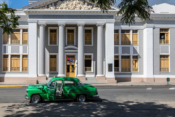 Taxi in der Altstadt von Cienfuegos