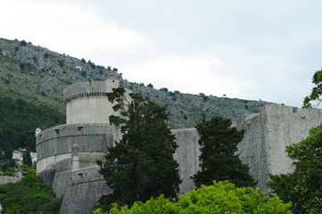 Fototapeta na wymiar Remparts de la ville de Dubrovnik