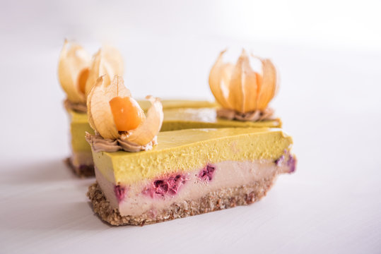 Physaleae mango raspberry raw vegan cheesecake 
