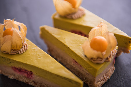 Physaleae mango raspberry raw vegan cheesecake 