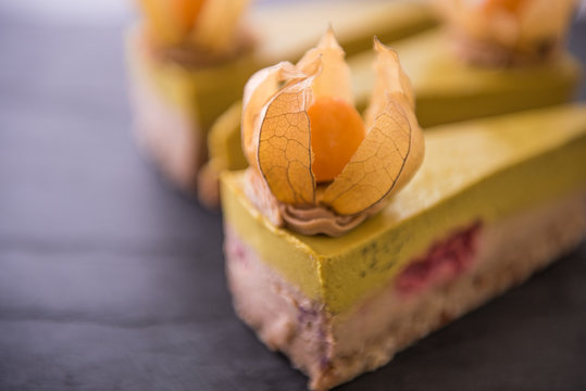 Physaleae mango raspberry raw vegan cheesecake 