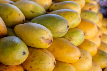 Several units of mangoes