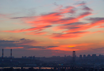 Obraz premium Sunset sky over the city