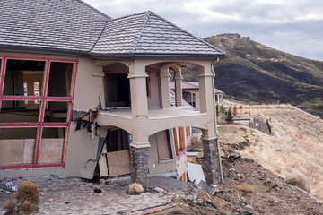 Landslide breaks a mansion home into pieces as the earth moves beneath it