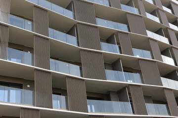 appartamenti con balconi di un palazzo in città, apartments with balconies of a building in the city