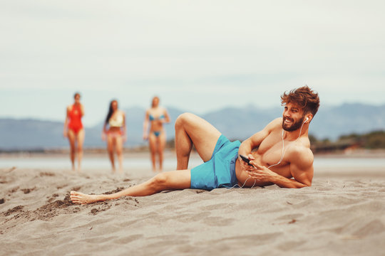 best poses for beach men｜TikTok Search