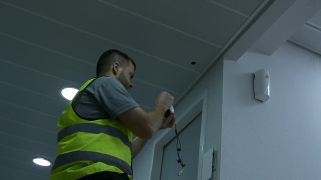 Technicians are installing a wireless cctv camera 
