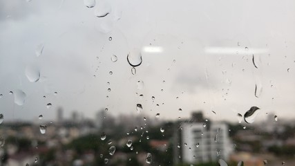 chuva no vidro
