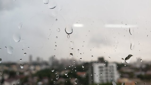 chuva no vidro