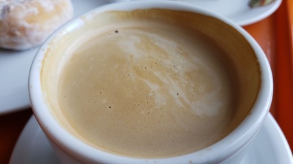 xícara de café com leite