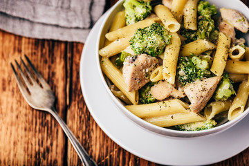 Pasta with chicken and broccoli